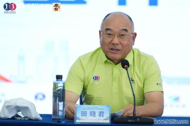 中国高尔夫球协会副主席田晓君致辞